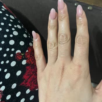 Dilek Çetinkaya Masters Nail Art & Makeup Protez Tırnak Yamuk Ve Tam Oturmamış
