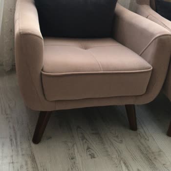 Viev Mobilya liefert Sofas mit durchgesunkenen Polstern und Rissen