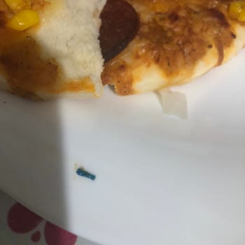 Superfresh Pizza İçerisinden Yabancı Cisim Çıktı
