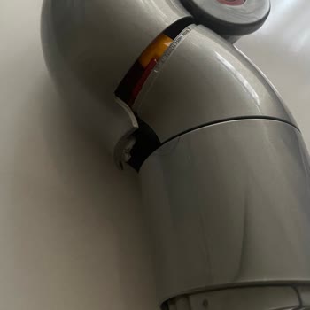 Dyson V12 Mobilya Altı Adaptör Çok Kötü