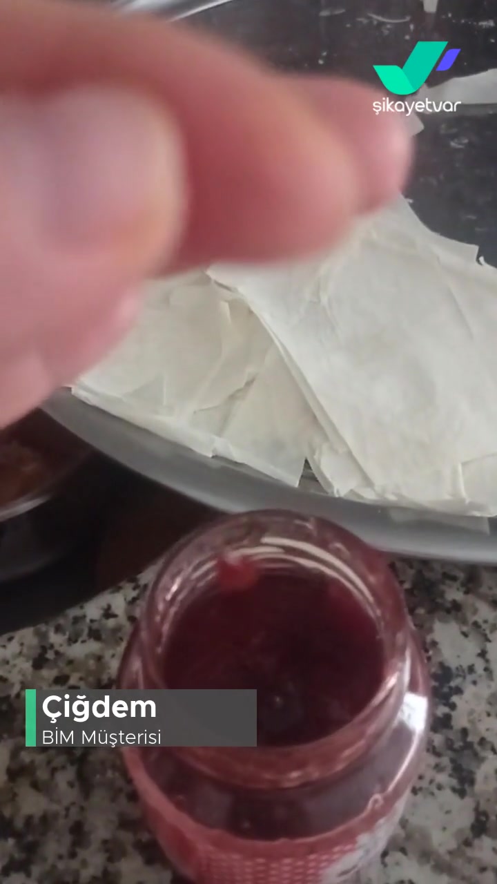 BİM İlkgün Çilek Reçelinden Neden Saç Çıkıyor? videonun kapak resmi