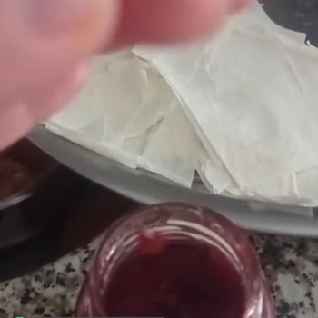 BİM İlkgün Çilek Reçelinden Neden Saç Çıkıyor?