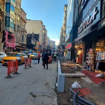 İBB Oy Almak İçin Kaldırım Çalışması Trafik Sorunu İstanbul Şişli