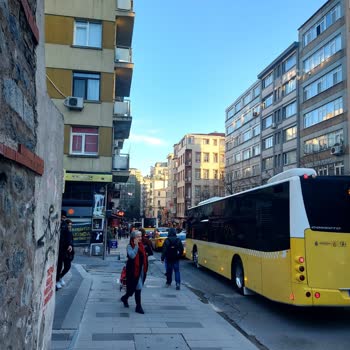 İBB Oy Almak İçin Kaldırım Çalışması Trafik Sorunu İstanbul Şişli