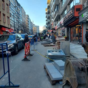 İBB Oy Almak İçin Kaldırım Çalışması Trafik Sorunu İstanbul Şişli