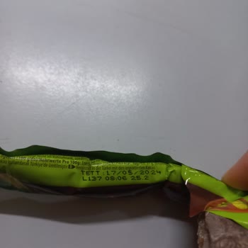 Eti Gıda Fıstıklı Çikolatanın Üstündeki Beyazlık