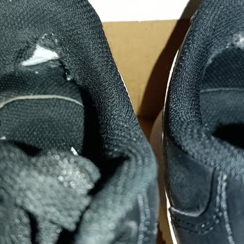 In Street Kolayca Yırtılan Nike Ayakkabı