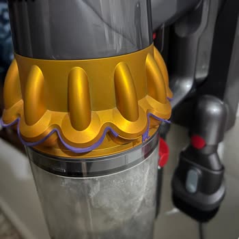 Dyson V15 Vacuum Cleaner Rubber Problem