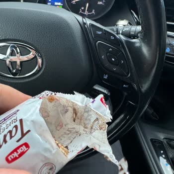 Torku Paket Bisküvide Beklenmedik Misafir