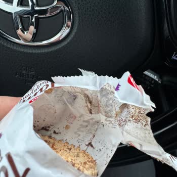 Torku Paket Bisküvide Beklenmedik Misafir