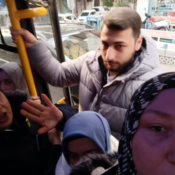 İstanbul Minibüsçüler Odası Bahçelievler Soğanlı Minibüs Şoförünün Kaba Hareketleri