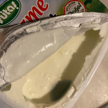 Sütaş Süzme Yoğurt Küf