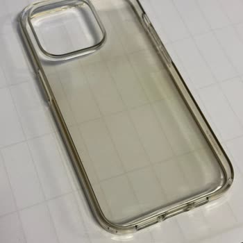 Spigen İphone 14 Pro Liquid Crystal, Crystal Clear Kılıf Sararması