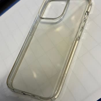 Spigen İphone 14 Pro Liquid Crystal, Crystal Clear Kılıf Sararması