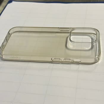 Spigen İphone 14 Pro Liquid Crystal, Crystal Clear Kılıf Sararması