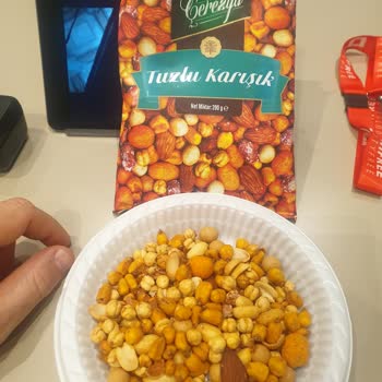 Çerezya Aldatıcı Görsel Kullanıyor.