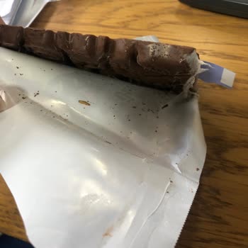 Kurtlu Çikolata 😕 Ülker Be Happy