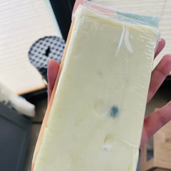 Tahsildaroğlu Kaşar Peynir Küflü Satılıyor