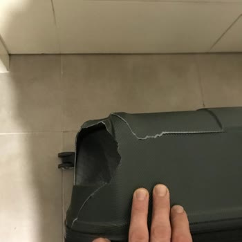 PTT Kargoda Parçalanmış Valiz