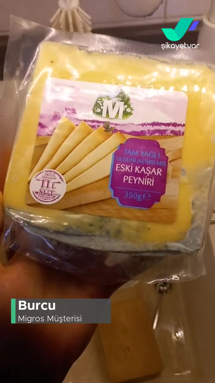 Migros Eski Kaşar Küflenmiş Şekilde Paketinden Çıktı videonun kapak resmi