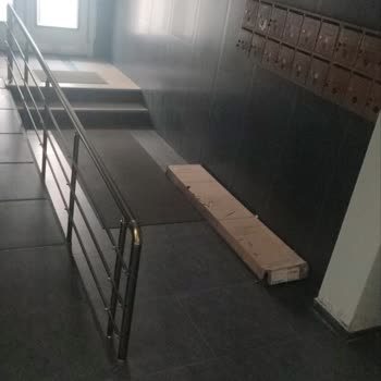 Sürat Kargo Pişmanlıktır. Ürünler Kapıya Atılıp Gidiyor