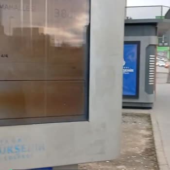İETT - İstanbul Elektrik Tramvay Tünel 12 Dakikada Gelecek Otobüs 42 Dakikada Geldi