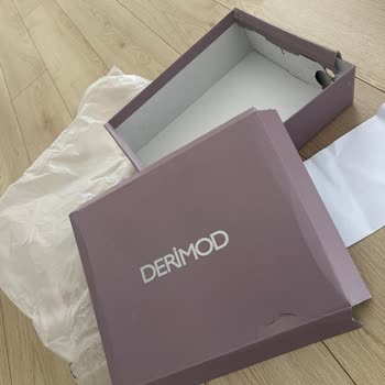 Derimod 10 Günde Yırtılan Ayakkabısının Arkasında Durmuyor