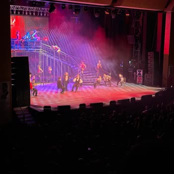 Kerkisolfej Sahneyi Görmeyen Koltuklarda Bilet Satıyor