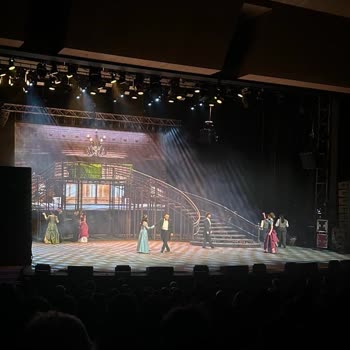 Kerkisolfej Sahneyi Görmeyen Koltuklarda Bilet Satıyor