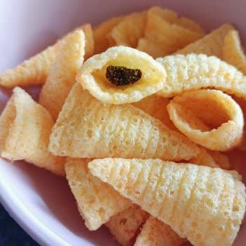 Patos Cips'te Şaşırtan Siyah Madde!