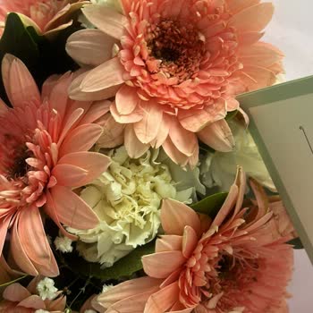 Çiçek Sepeti Solgun Çiçekler