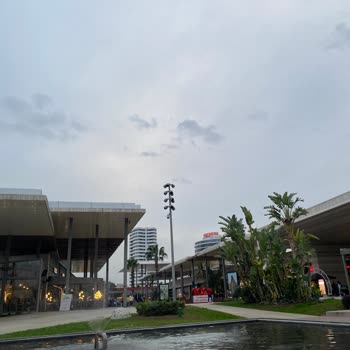 M1 AVM Adana Tuvaletlerin Kirli Ve Hijyenik Olmaması