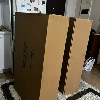 Evdemo Home Design   Kolileri Site Girişine Bırakıp Gitti