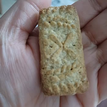 Ülker Tadi Değişik Ve Yanık Bisküvi