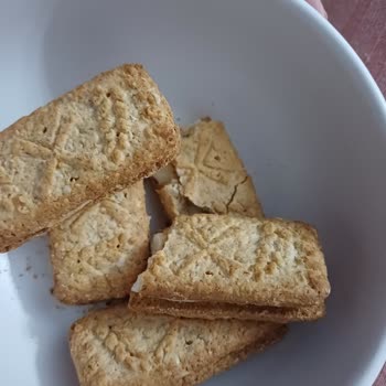 Ülker Tadi Değişik Ve Yanık Bisküvi