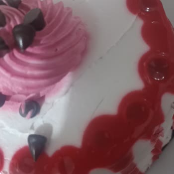 Ice Rose Pastanesi Pastadan Kıl Çıktı