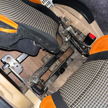 Süha Turizm İn Zamana Riayet Etmemesi Ve Koltukların Eski Püskülüğü