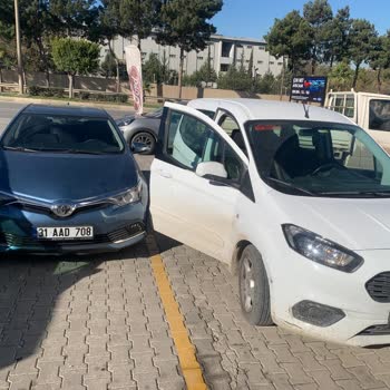Hatay İskenderun Toyota Öztoprak Servisine Şikayet Ediyorum.