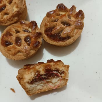 Eti Gıda Ürünün İçinden İplik Çıktı