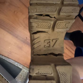 Hotiç Ayakkabı Ayakkabı Tabanında Çatlak Olması