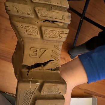 Hotiç Ayakkabı Ayakkabı Tabanında Çatlak Olması