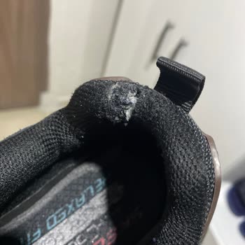 Skechers Kendi Hatasını Kabul Etmiyor