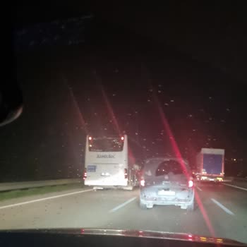 Kamil Koç Şoförü Trafiği Ve Yolcuları Tehlikeye Atıyor