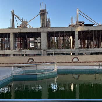 Kuşadası Belediyesi Türkmen Mahallesinde Betonlaşma. Yeşil Alanlara Katliam