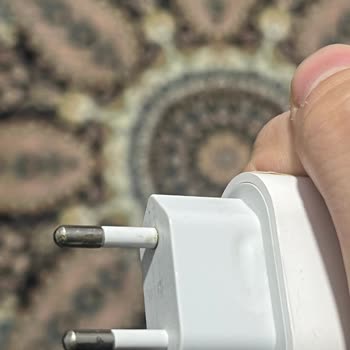 AYEDAŞ'ın Yüksek Voltaj Sebebiyle Eşyalarım Zarar Gördü