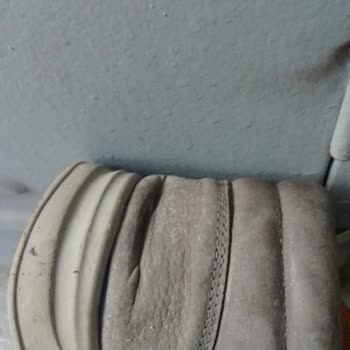 FLO Ayakkabı Da İmalat Hatası