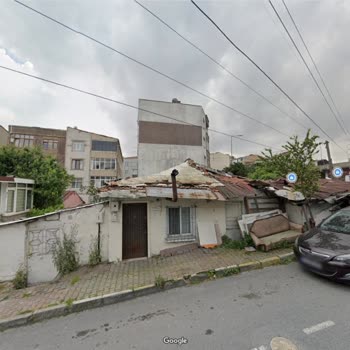 TEİAŞ Gaziosmanpaşa Küçükköy Üzerinden Geçen Yüksek Gerilim Hattı.