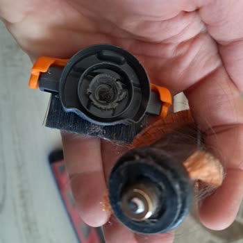 Philips Speedpromax Şarjlı Dikey Süpürge Fırça Sorunu