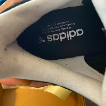 Koray Spor Kullanılmış Ayakkabı Yolladılar.