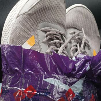 FLO Ayakkabı Kullanılmış Yırtık Ayakkabı